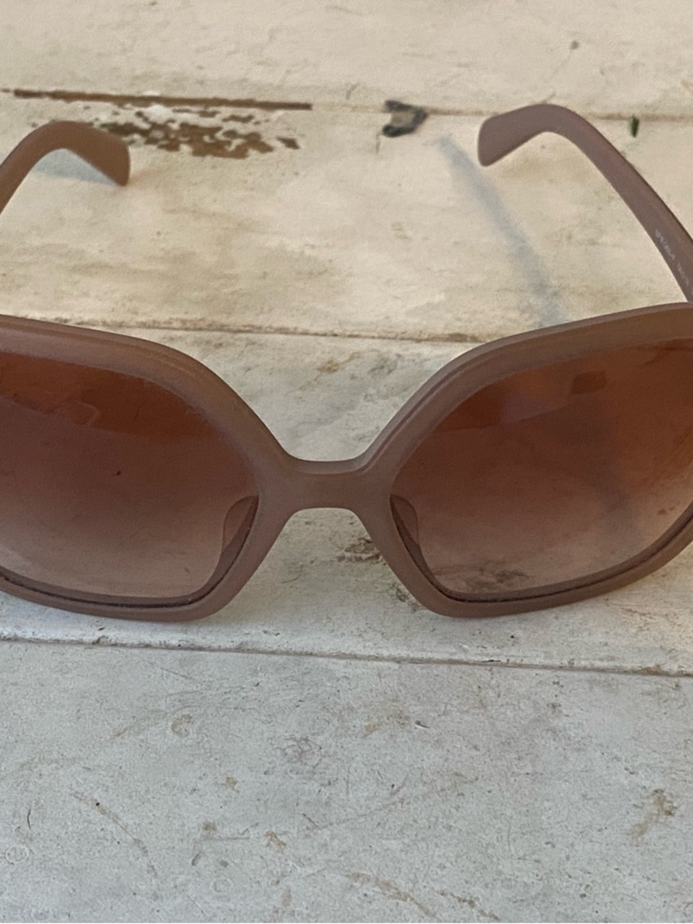 PRADA Oversized Brown Gradient Sunglasses - Picture 4 of 8